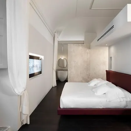 Palazzo Giusti And *