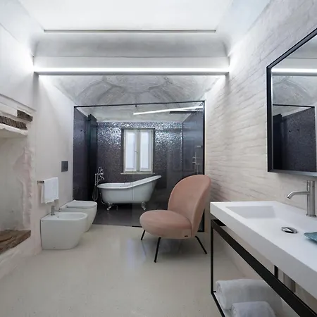 Palazzo Giusti And *