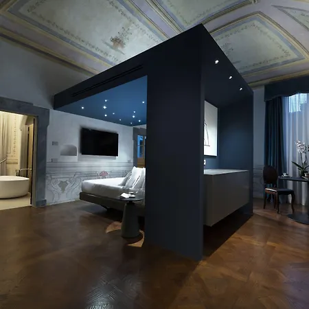 Palazzo Giusti And *